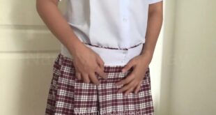 Student Pinay Finger Her Self In Their School Washroom