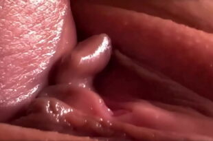 Extremily close-up pussyfucking. Macro Creampie